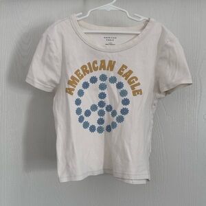 American Eagle | Cream V-Neck Tee | Size Large